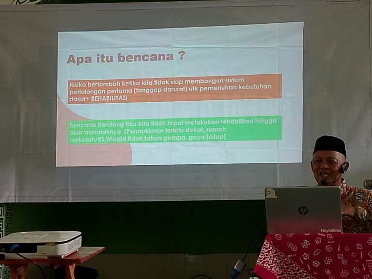 13-Pengajian Ahad Pagi 24Nov24-Ust Budi Setiawan ST-088