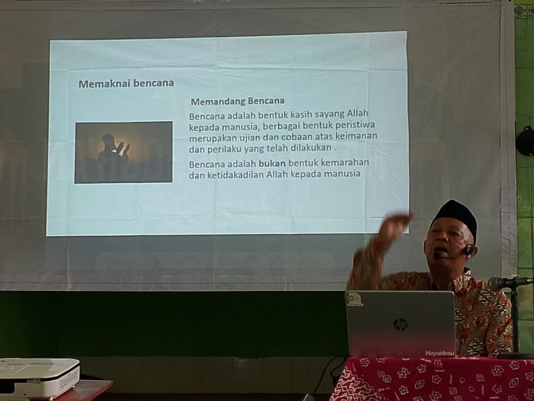 15-Pengajian Ahad Pagi 24Nov24-Ust Budi Setiawan ST-077